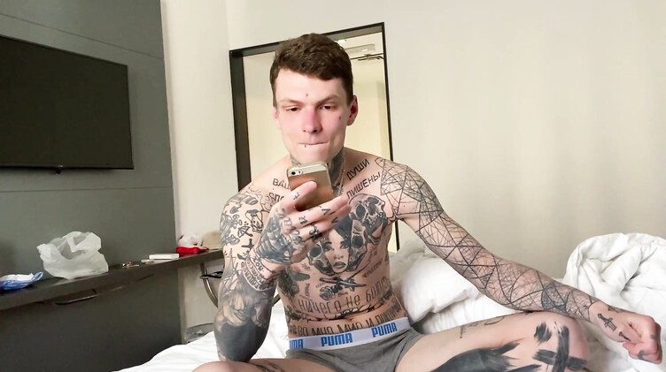 Раком: Русская проститутка в Дубае за $1000 трахается в отеле с соотечественником