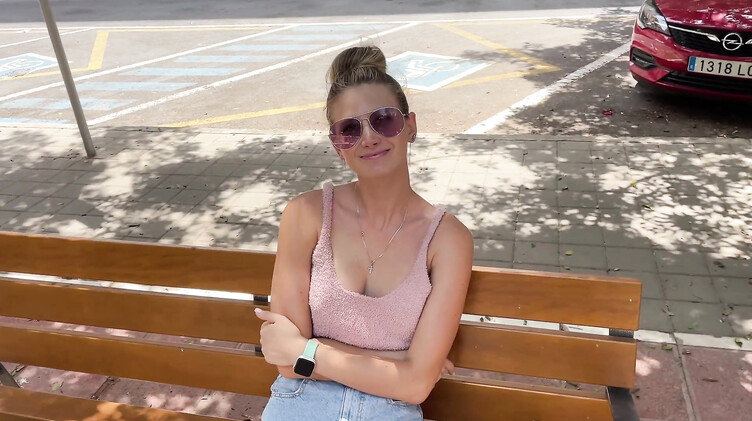 Минет: Обиделась на парня и трахнулась с первым встречным