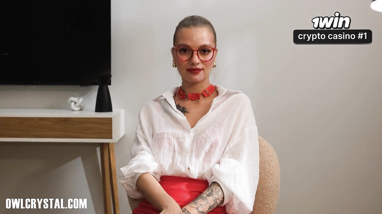 Любовник: Замужняя секретарша ебется с боссом ради повышения