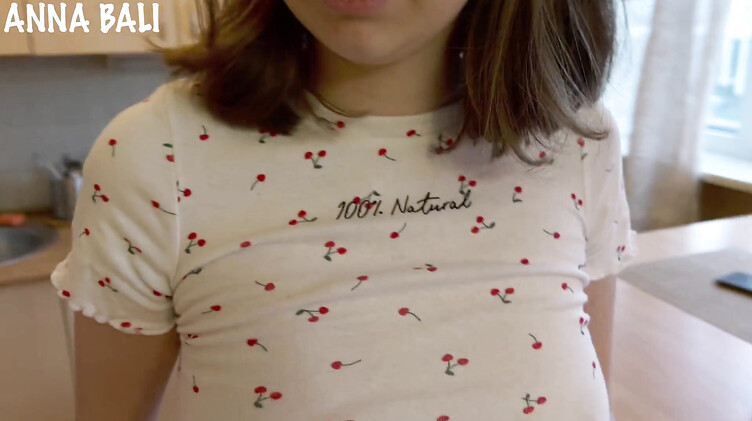 Русское порно: Сводный брат отодрал пойманную на горячем любительницу нюдсов