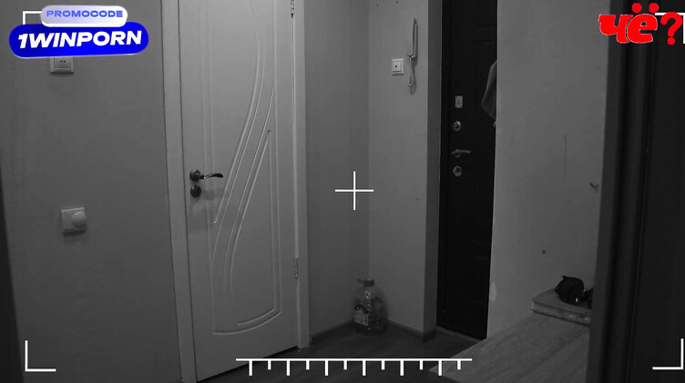 Трахается с ведущим ТВ-шоу в отместку мужу за измену