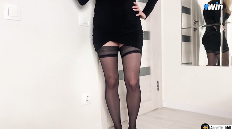 Русское порно: Шаловливая русская мачеха с большой жопой отдалась пасынку прогульщику уроков