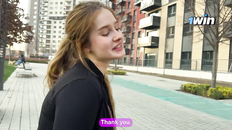 Русское порно: Студентка изменяет своему парню за деньги с незнакомцем