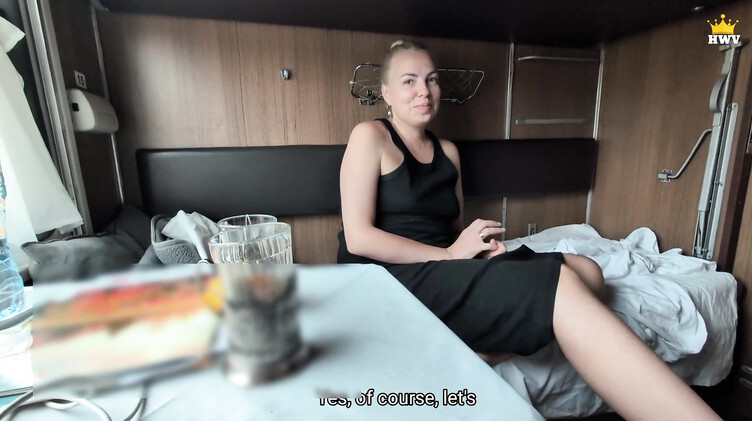 От первого лица: Милфа проиграла на раздевание и трахнулась с незнакомцем в купе поезда