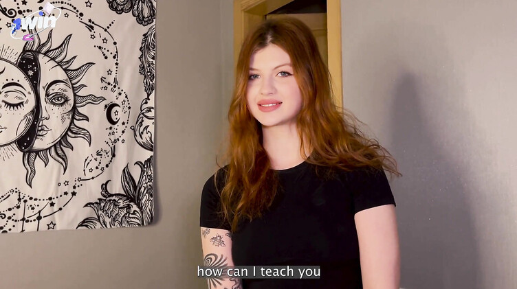 Русская рыжая падчерица студентка тренируется минету на члене отчима