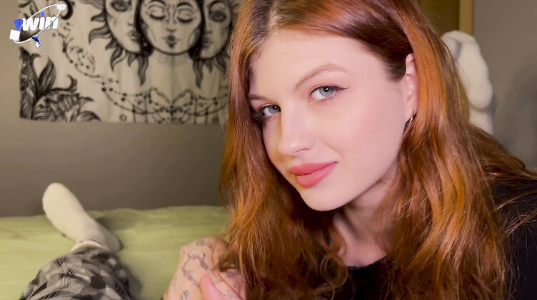 Русское порно: Русская рыжая падчерица студентка тренируется минету на члене отчима