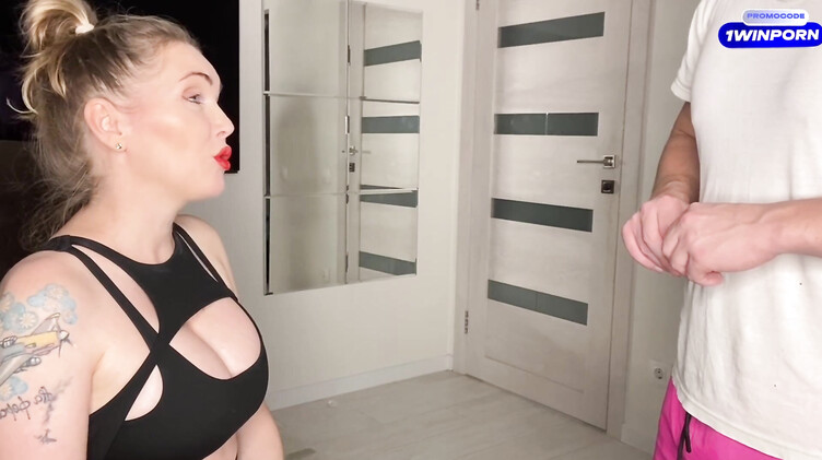 Милфы: Помог другу с компьютером, а потом трахнул его сочную мамку