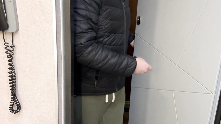 С разговорами: Пасынок по-быстрому трахнул красивую русскую мачеху и дважды кончил