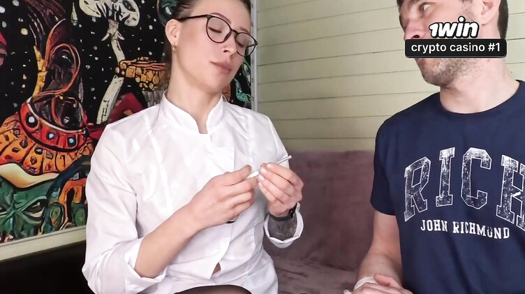 Пациент отодрал медсестру, напоив чаем с возбудителем