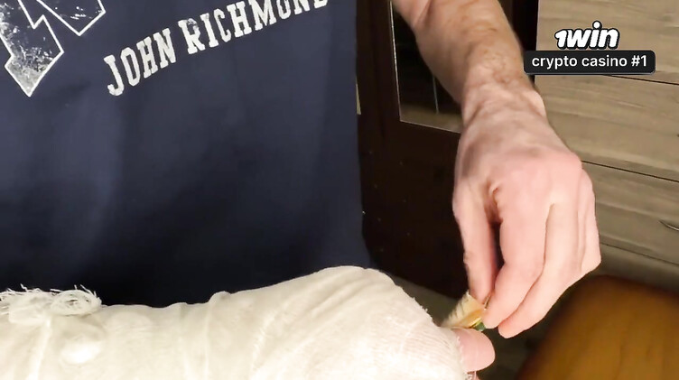 На каблуках: Пациент отодрал медсестру, напоив чаем с возбудителем