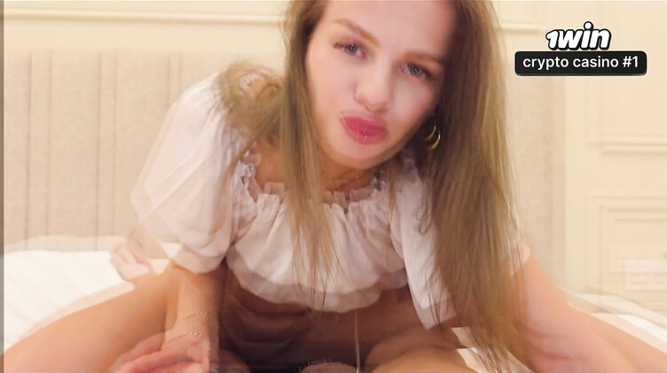 Присунул хуй в пизду сводной сестры в пижаме от 1-го лица