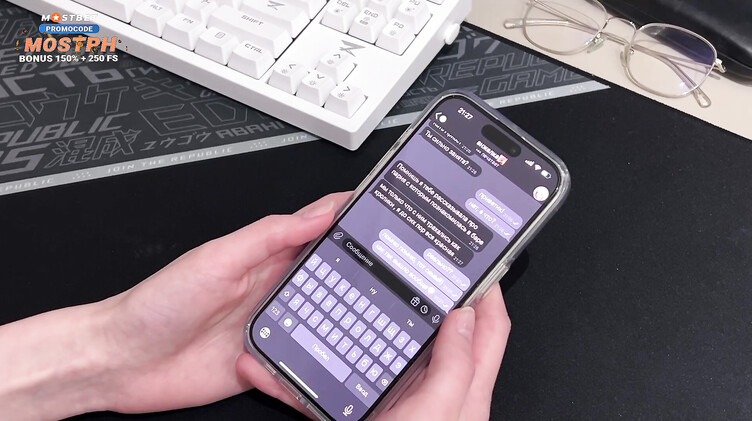 Высокие девушки: Моя девушка лишила меня девственности после интимного разговора с подругой по телефону