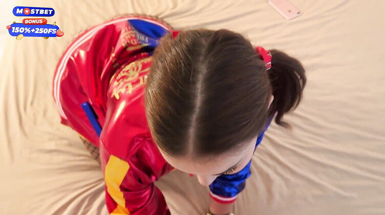 HD порно: Парень в маске ебет в рот и киску русскую Харли Квинн