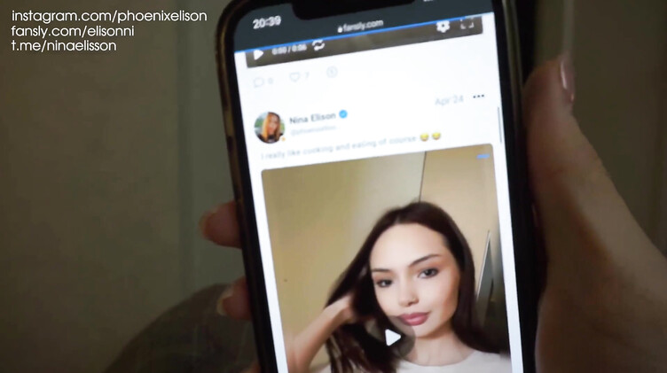 Стройные: Плоскодонка с длинным маникюром высасывает сперму из члена парня с Тиндера