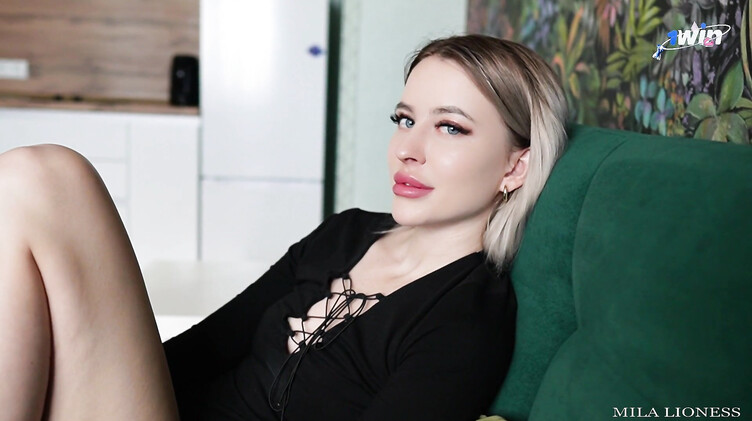 Опять оплачивает отсосом свою часть за аренду квартиры