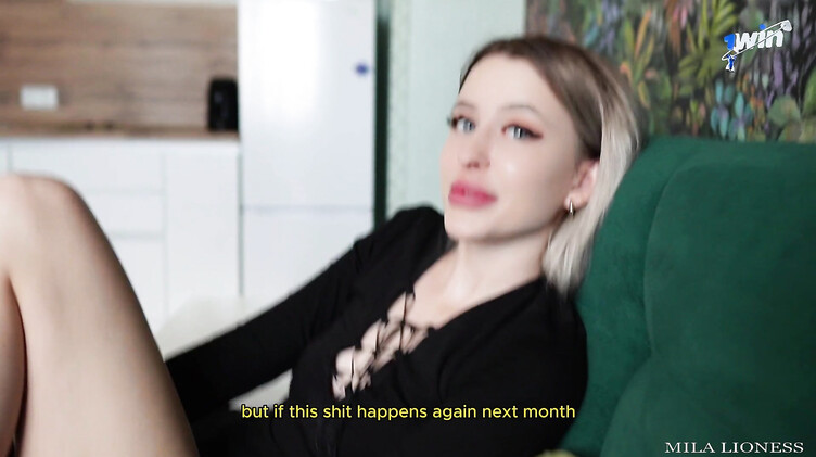 В душе: Опять оплачивает отсосом свою часть за аренду квартиры