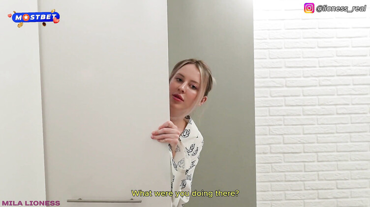 От первого лица: Забыла про парня, когда пальцы и хуй сводного брата оказались в пизде