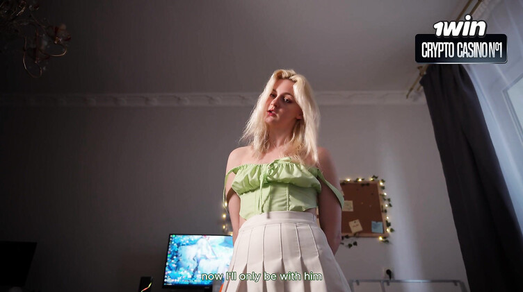 С разговорами: Русская блондинка в последний раз ебется с любовником перед замужеством