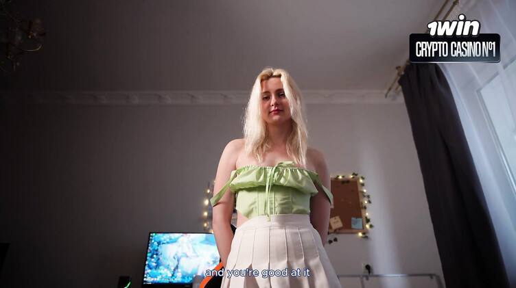 Маленькие сиськи: Русская блондинка в последний раз ебется с любовником перед замужеством